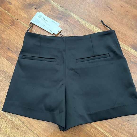 Mini Shorts - Picture 4 of 4